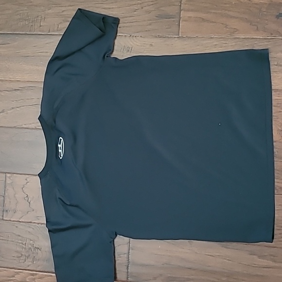 Under Armour boy's Black T-Shirt size XL - Picture 3 of 5